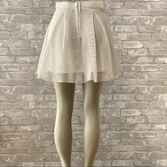 NWOT Charlotte Russe Perforated White Mini Skirt - Picture 5 of 7